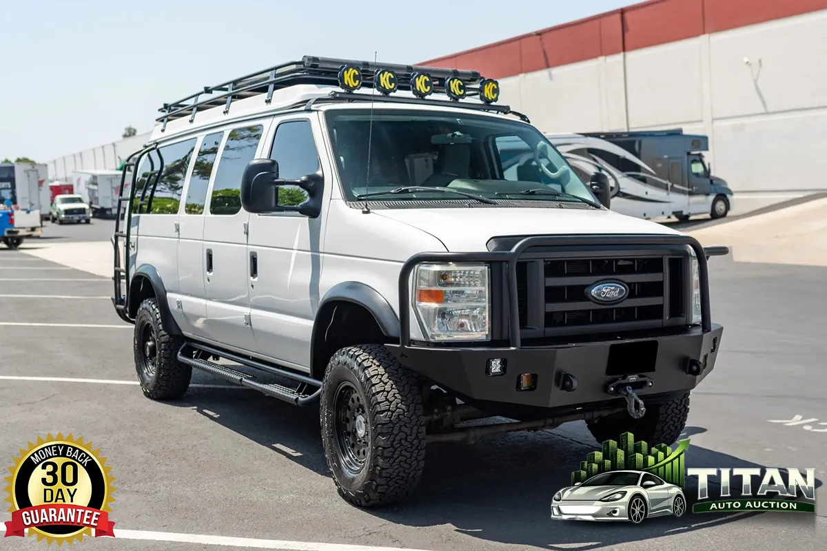 2009 Ford E-350 Super Duty Camper