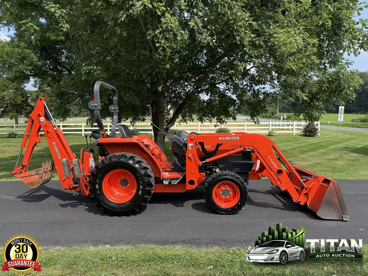 2010 Kubota L3700SU Tractor Loader